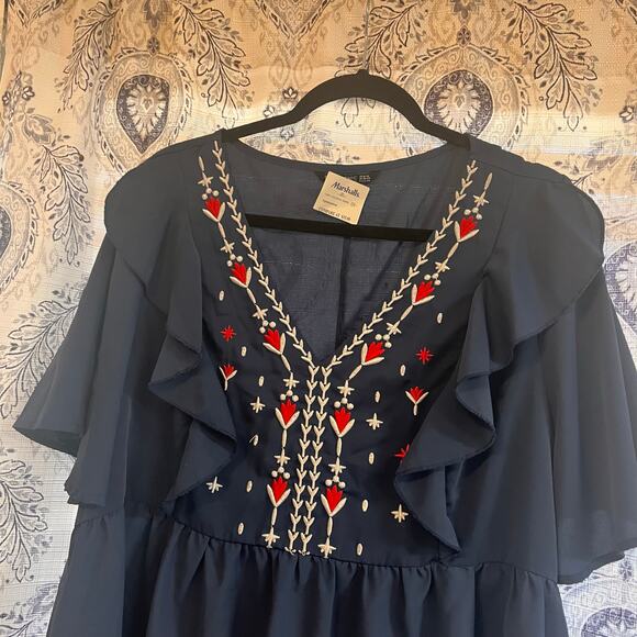 Bloomchic Navy Floral Embroidered Top Size 14-16 - Picture 3 of 8